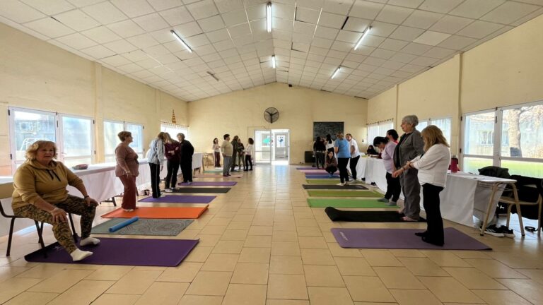 Yoga, bienestar y comunidad en el Centro de Integrador Comunitaria