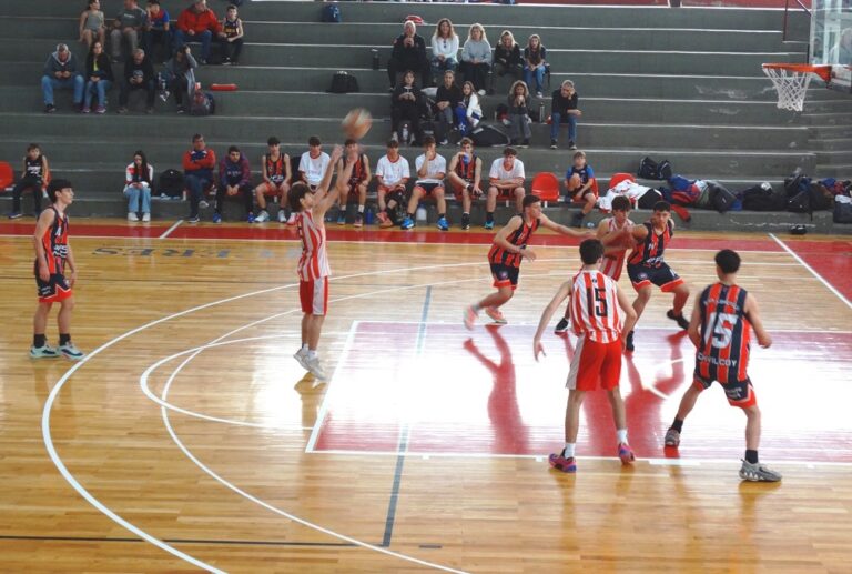 El mal tiempo influyó en las competencias de todas las categorías
