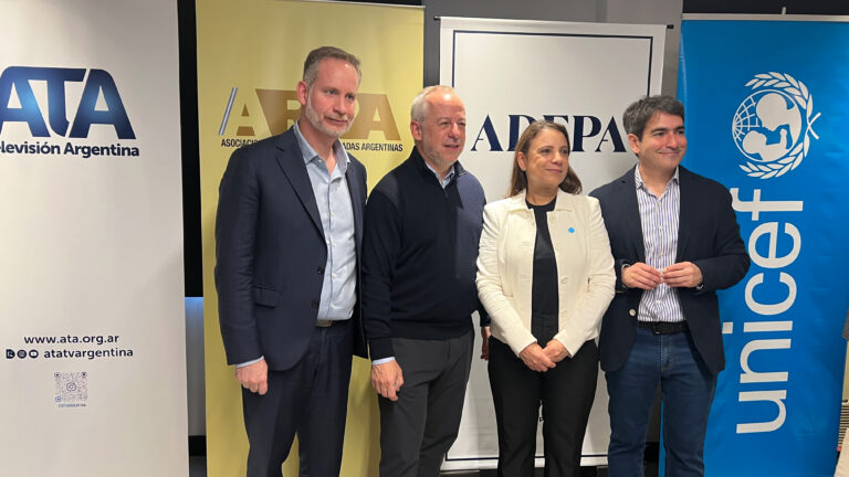 Más de 300 medios argentinos se alinean con UNICEF para proteger a adolescentes de la desinformación digital