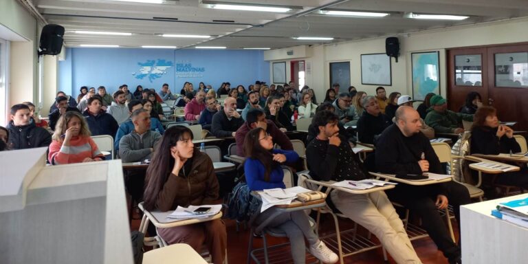 Capacitaciones presenciales para autoridades de mesa llegaron por primera vez a los 135 municipios bonaerenses