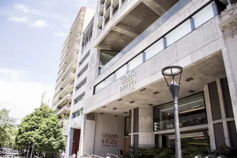 Búnkeres de cada fuerza para esperar los resultados de las legislativas
