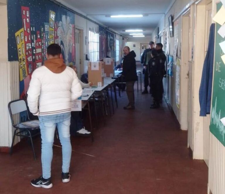 Cerraron las elecciones y ya se cuentan los votos en toda la provincia