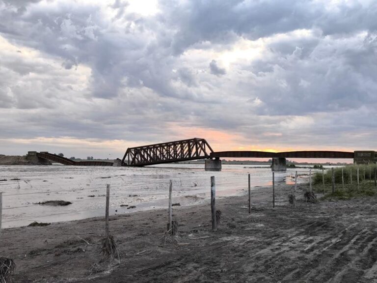 Colapsó el puente ferroviario entre Chivilcoy y 25 de Mayo