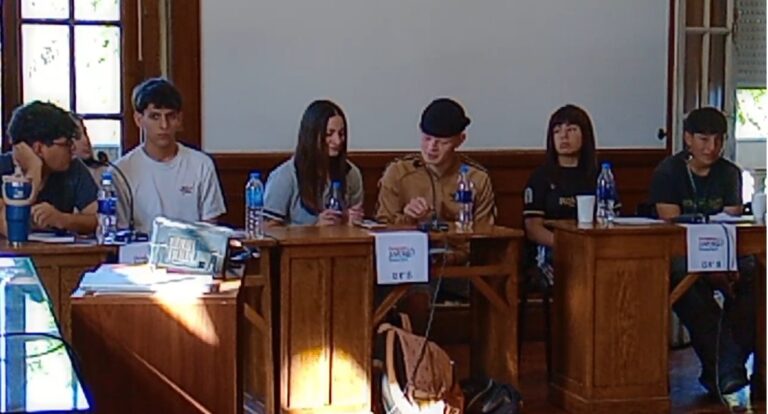 Jóvenes Estudiantes fueron Concejales por un día con propuestas innovadoras
