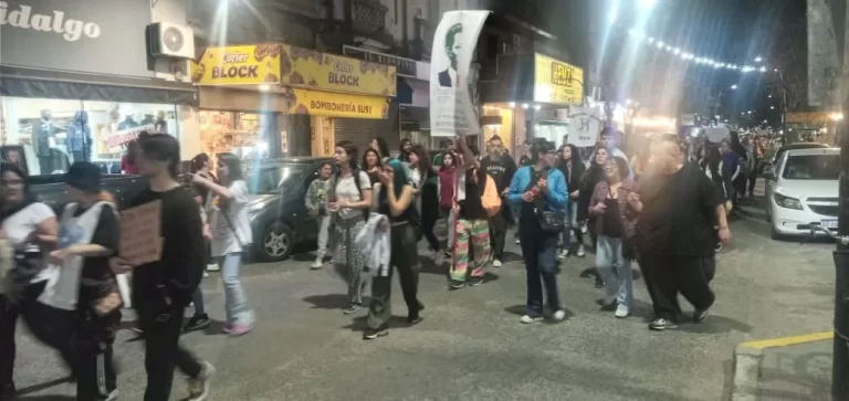 Junín: importante marcha en defensa de la educación pública