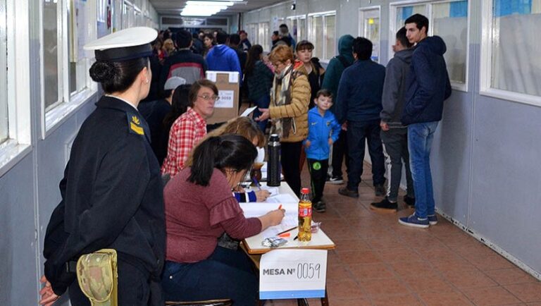 Policia: definen cuando cobraran los policías afectados a las elecciones