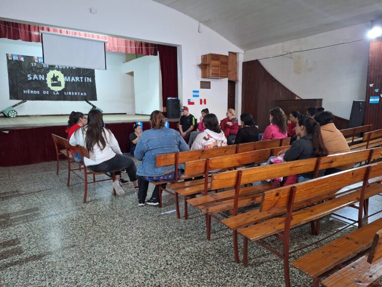 La Secretaría de Desarrollo Comunitario impulsa encuentros en escuelas para promover el buen trato y la salud mental
