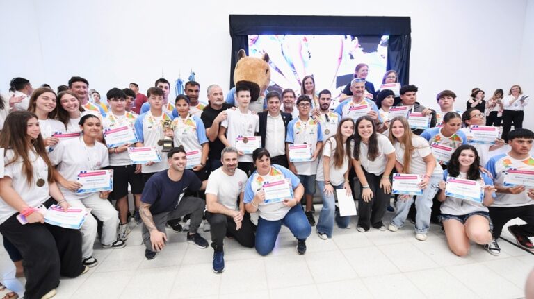Kicillof participó del 6° Encuentro Internacional con el autor en Ramallo: “La Cultura es un pilar fundamental para el futuro”
