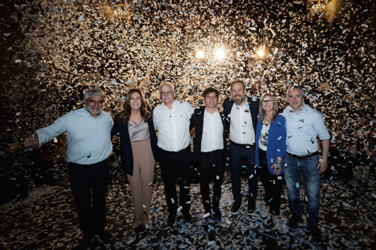“No nos van a asustar”: Kicillof desafió al Gobierno nacional desde Ezeiza y llamó a votar por Fuerza Patria