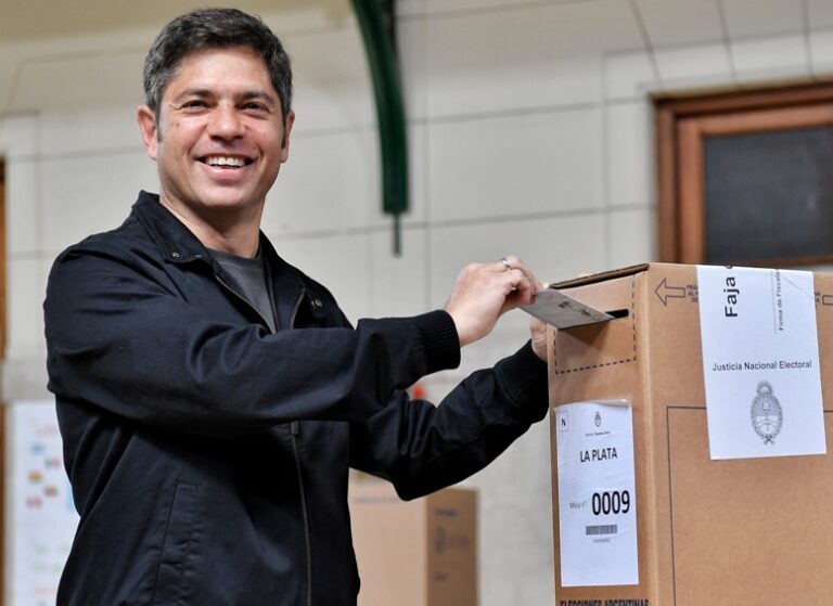 El gobernador sufragó a media mañana