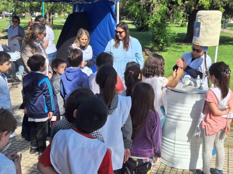 Día Mundial del Lavado de Manos: actividad en Plaza Belgrano