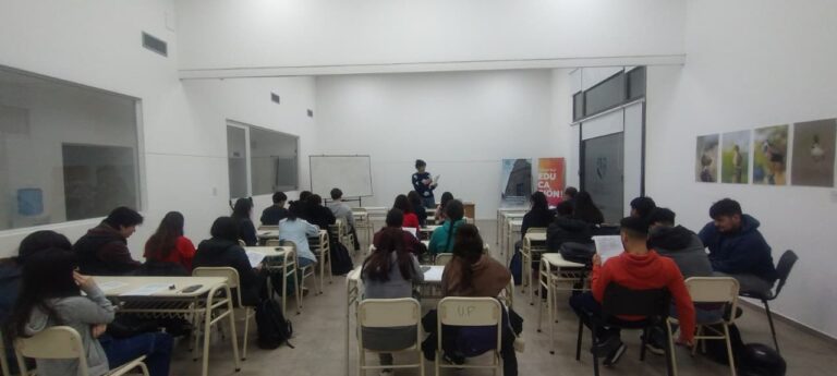 Alumnos del Instituto Superior de Formación Docente y Técnica 4 participan en el relevamiento para el mapa productivo de Nueve de Julio