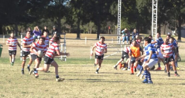 El equipo de Rugby del Club Atlético en las finales del Torneo
