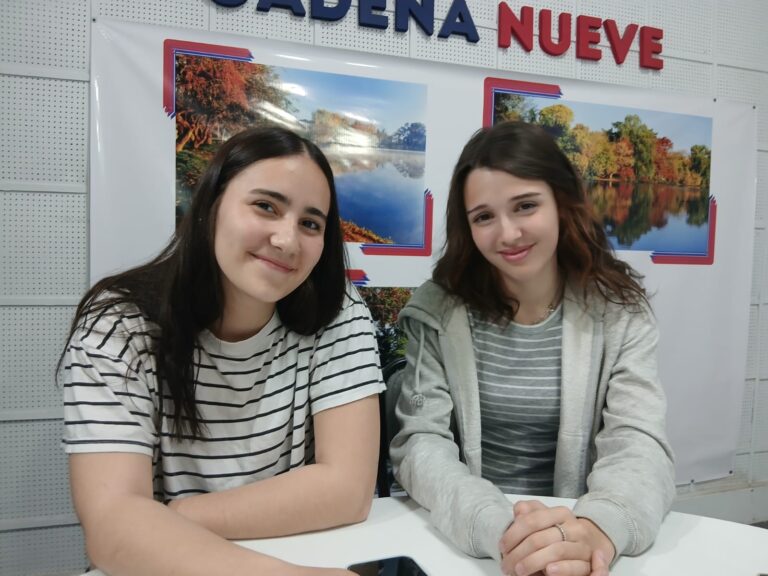 Volvió el radioteatro: estudiantes reversionaron la Cenicienta con humor y creatividad