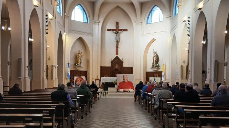 Madrugdores del 9 rezaron por el Beato Eduardo Pironio camino a su santidad y las Familias