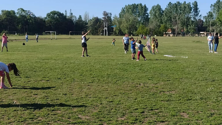 Barrileteada en Nueve de Julio: una jornada por la prevención de la ludopatía y el impacto de las pantallas