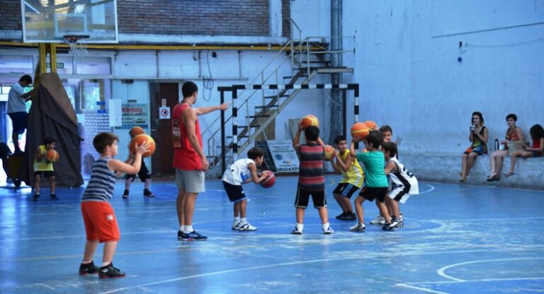 Nueva ley prohíbe cortar luz, gas y agua en hospitales, escuelas y clubes en la provincia