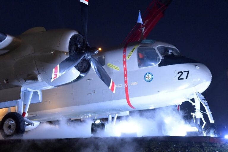 Se inauguró en Luján un avión restaurado en homenaje a los veteranos de Malvinas