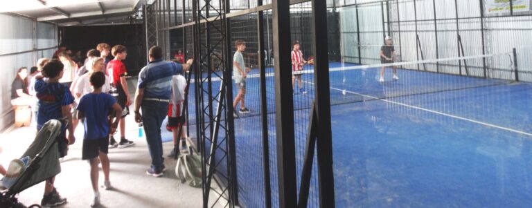 Padel en el Club Atlético: Torneo de menores y comienzo de clases