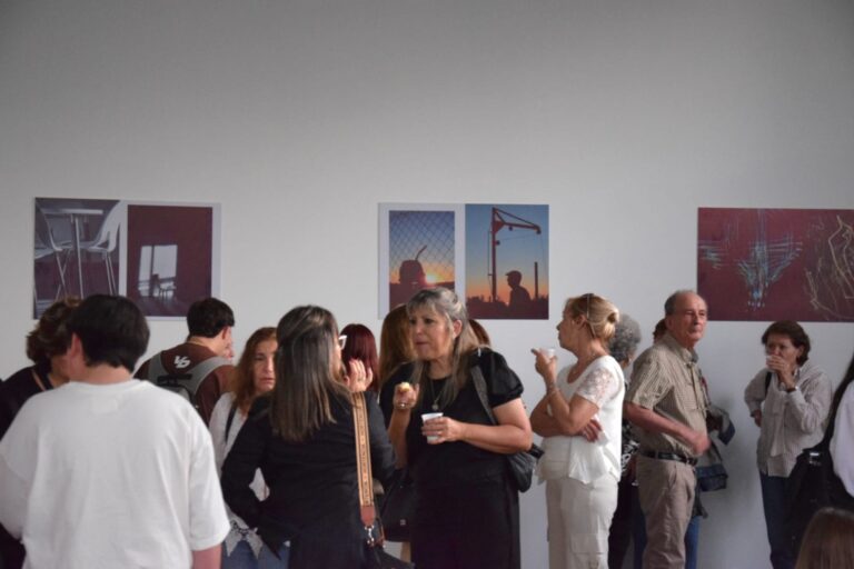 Exposición final del taller de fotografía inicial de la universidad popular