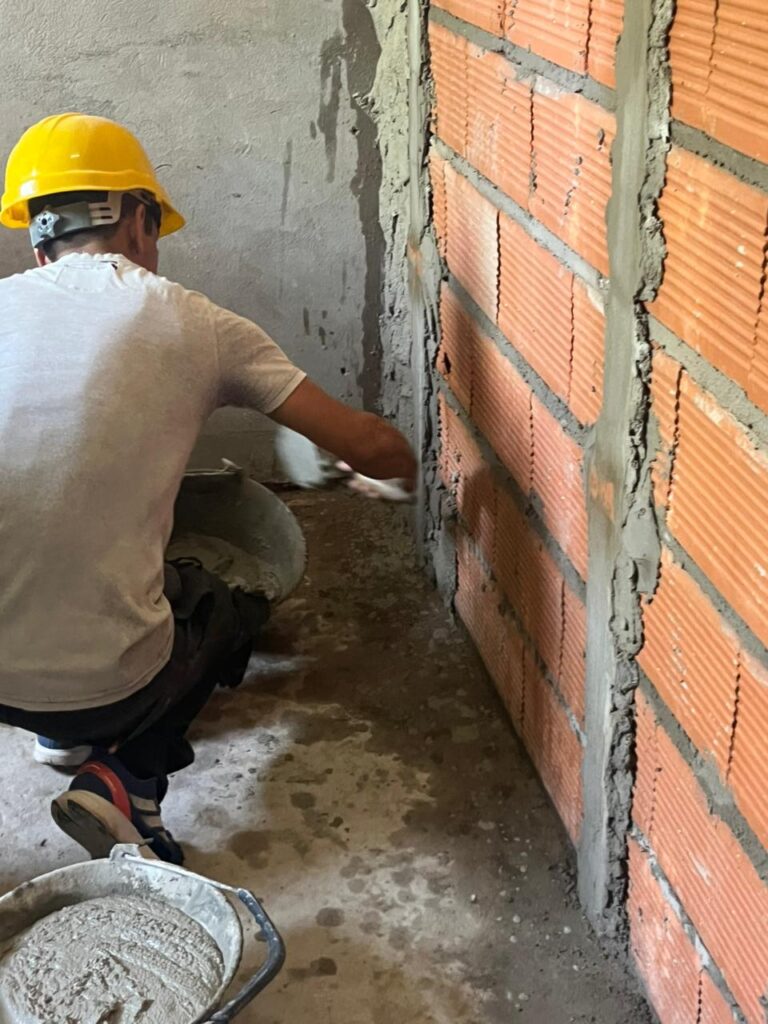 Avanzan las obras en los baños del Hogar Santo Domingo de Guzmán