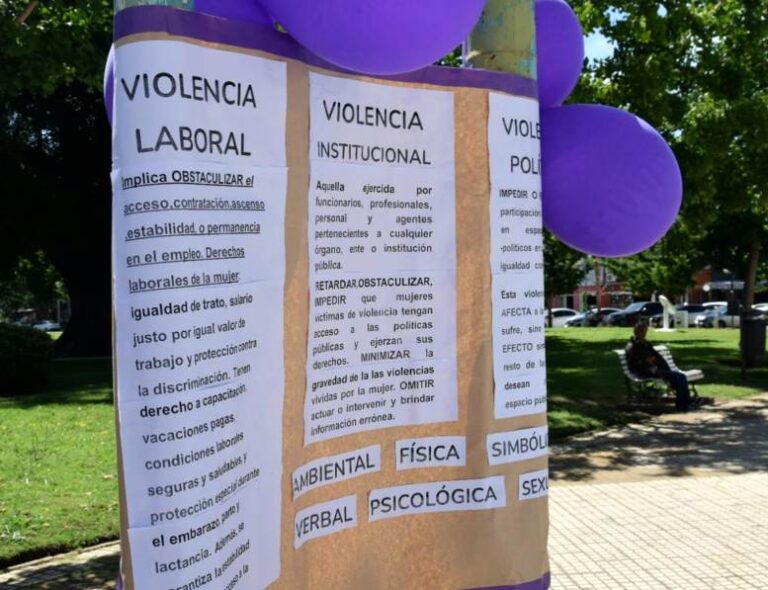 Actividades en las plazas de la ciudad por el Día de la Eliminación de la Violencia contra la Mujer