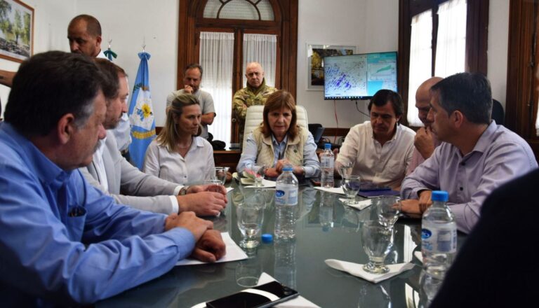 Bullrich anunció un plan de asistencia de 2.000 millones de pesos para mitigar la crisis hídrica en la región