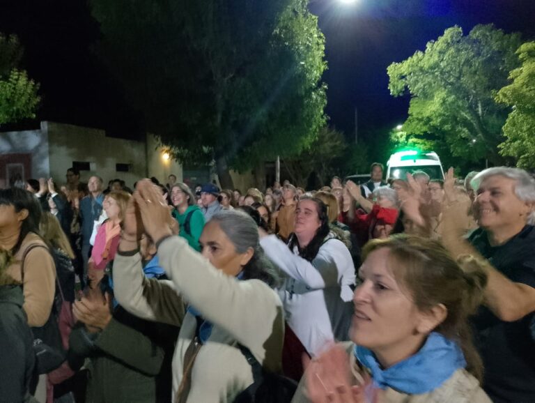 Con la bendición del Obispo comenzó la Peregrinación hacia el Monasterio Santa María de Los Toldos