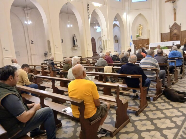 Otro acto de Fe y Esperanza: ‘Madrugadores del 9’ rezaron en la Catedral