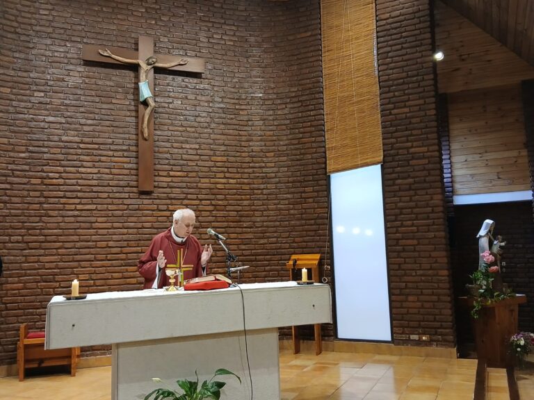 El Obispo Emérito de Nueve de Julio presidió la Misa del Primer Domingo de Adviento en el Monasterio San José de las Carmelitas