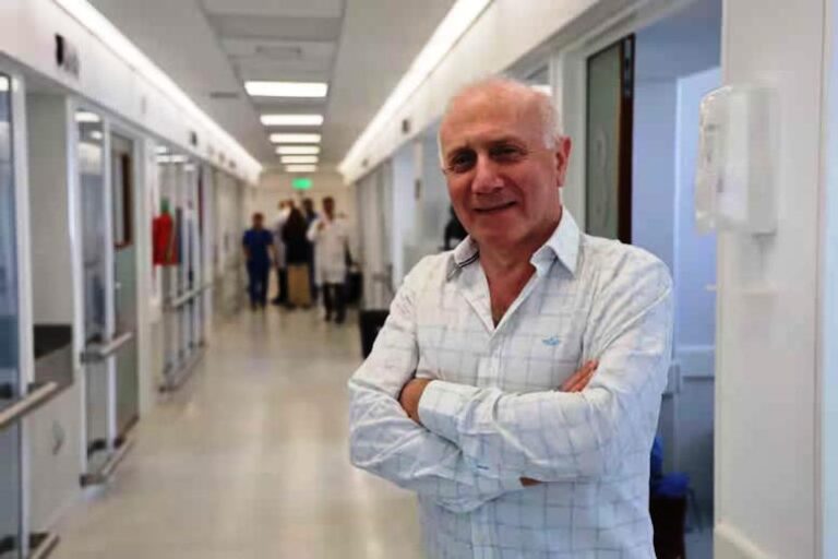 Un médico bonaerense fue elegido presidente de la Federación Mundial de Terapia Intensiva