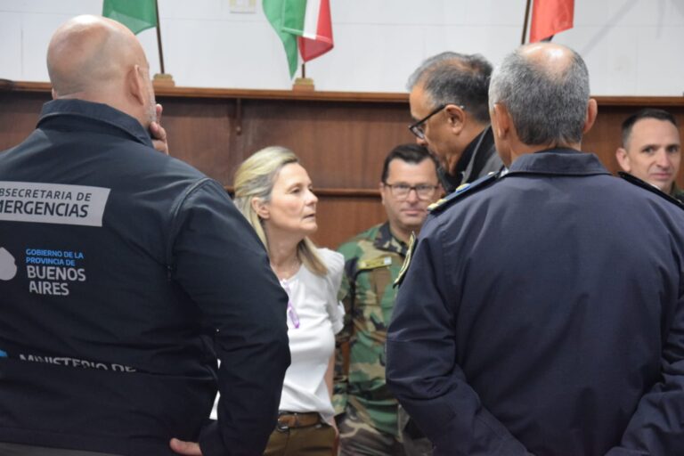 María José Gentile encabezó una reunión con funcionarios provinciales para analizar la crisis hídrica y coordinar acciones de respuesta inmediata