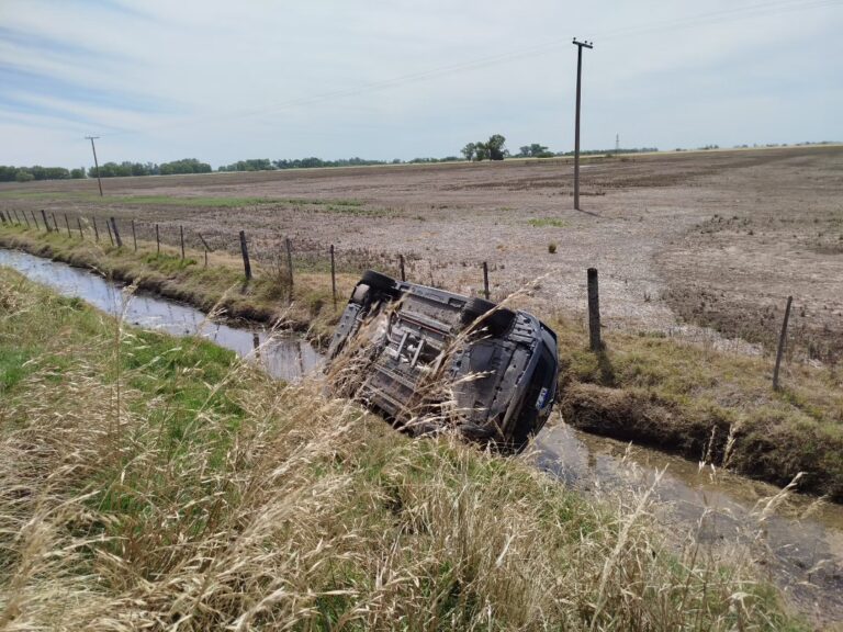Ruta 5-Suipacha: Un automovilista perdió el control del vehículo tras evitar un choque frontal