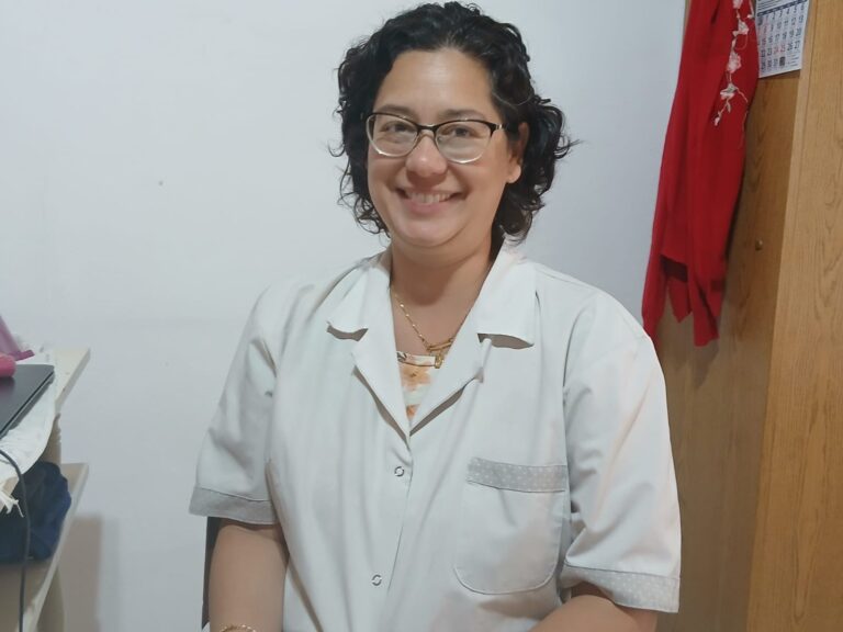 En el Día del Médico: La importancia de la interpretación profesional ante la sobrecarga de información disponible y los peligros de la automedicación