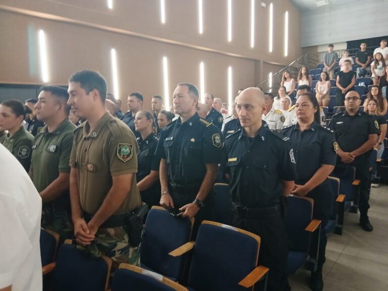 Veintidós policías del distrito nuevejuliense fueron reconocidos por su labor en una ceremonia en Pehuajó