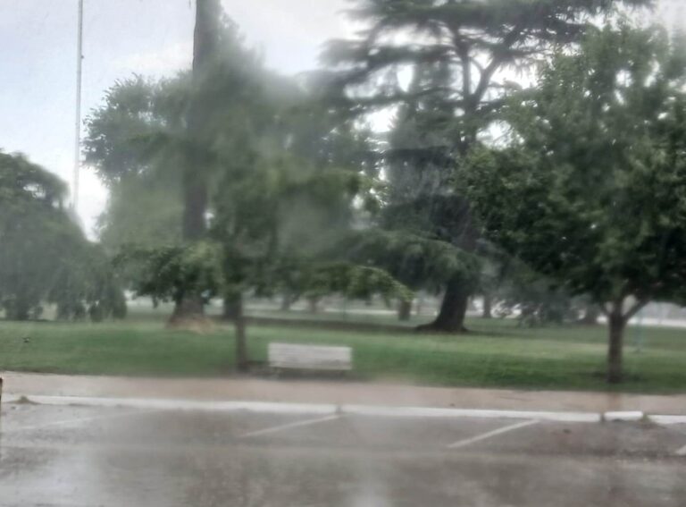 El año nuevo llega con precipitaciones en la madrugada