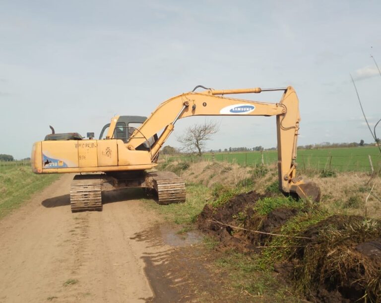 No cesan los trabajos en caminos y canales del distrito