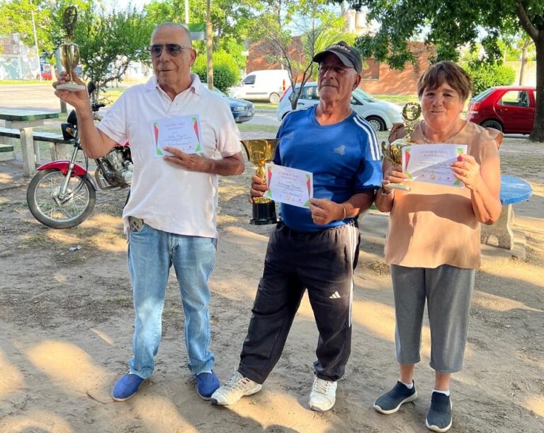Gran participación de adultos mayores en el cierre del Campeonato Anual a la Bolsa