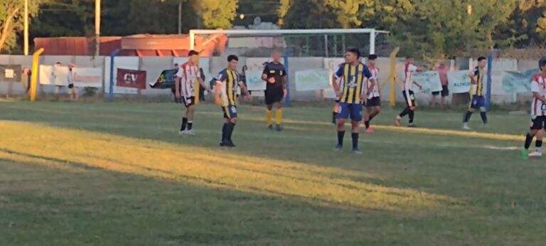 18 de Octubre y Defensores de la Boca se enfrentan en una final anticipada camino a ser de Primera