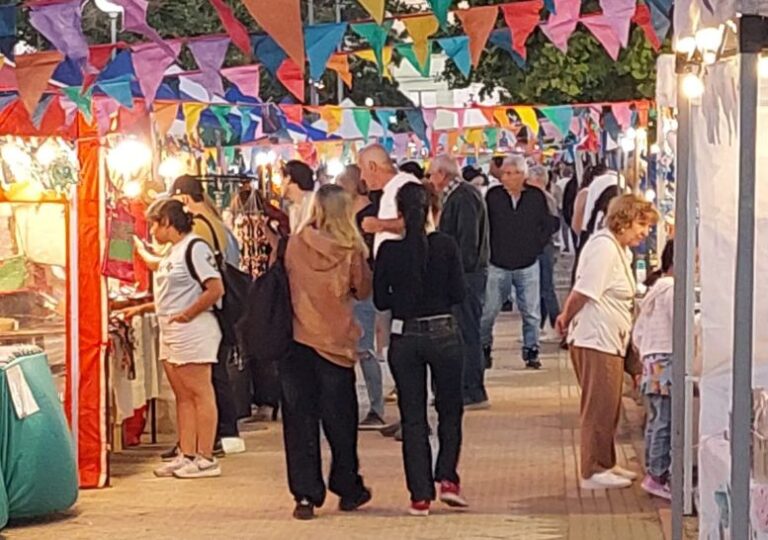 Feria de artesanos/as y emprendedores/as: actualización del reglamento y nueva comisión directiva