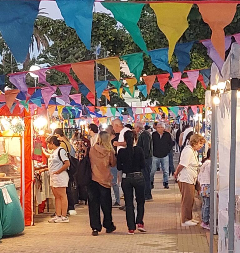 Actualización del Reglamento y nueva comisión en la Feria de Artesanos/as y Emprendedores/as