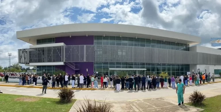 El Colegio de Médicos expresó su alarma por la posible privatización de hospitales y reunió de urgencia a su Consejo