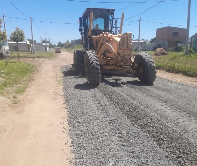 Colocación de piedras en barrios de la ciudad