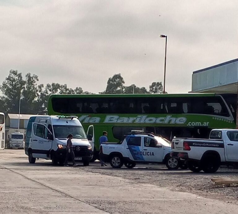 Fallece un hombre que vajaba en un bus de larga distancia y se constata en una parada en Nueve de Julio