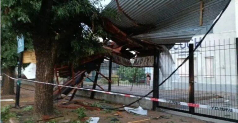Violento temporal azotó Chivilcoy: Volaron techos en el Centro Universitario