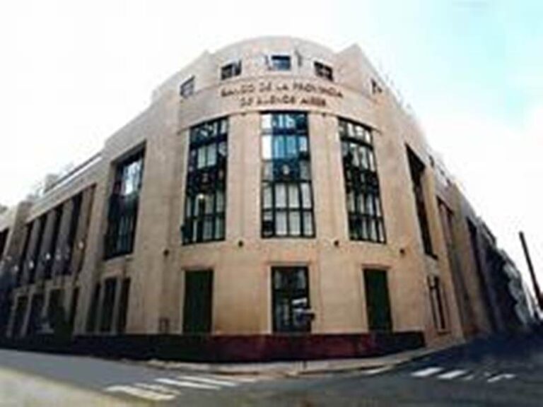 Banco Provincia: “El aumento de la mora en créditos podría frenar aún más el consumo en Argentina”