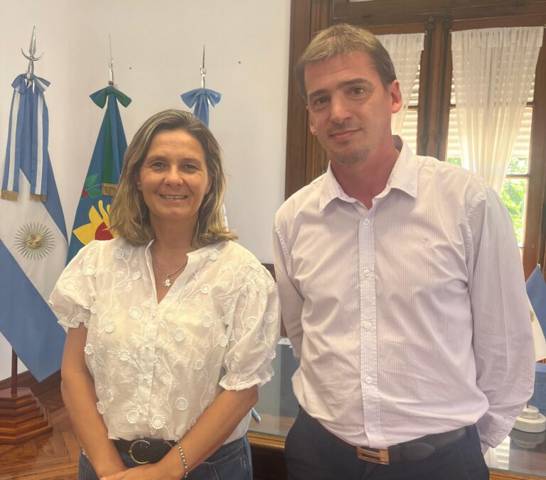 La Intendente de Nueve de Julio tomó juramento al nuevo Juez de Faltas interino, Pedro Rebbotaro