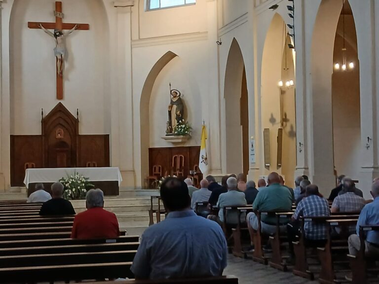 Madrugadores del 9 rezaron en la Catedral Santo Domingo: El Padre Daniel Camagna reflexionó sobre el inicio de la Cuaresma y la Renovación Espiritual