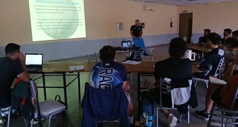 En el Club San Martín se realizó el 2° Curso Provincial de Entrenador de Vóley