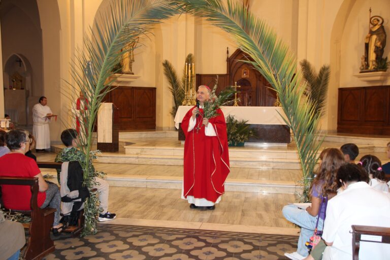 “Nuestro Reino nace de la Cruz que simboliza la vida, la libertad y la paz”, afirmó el Obispo Ariel Torrado Mosconi en la Misa de Ramos